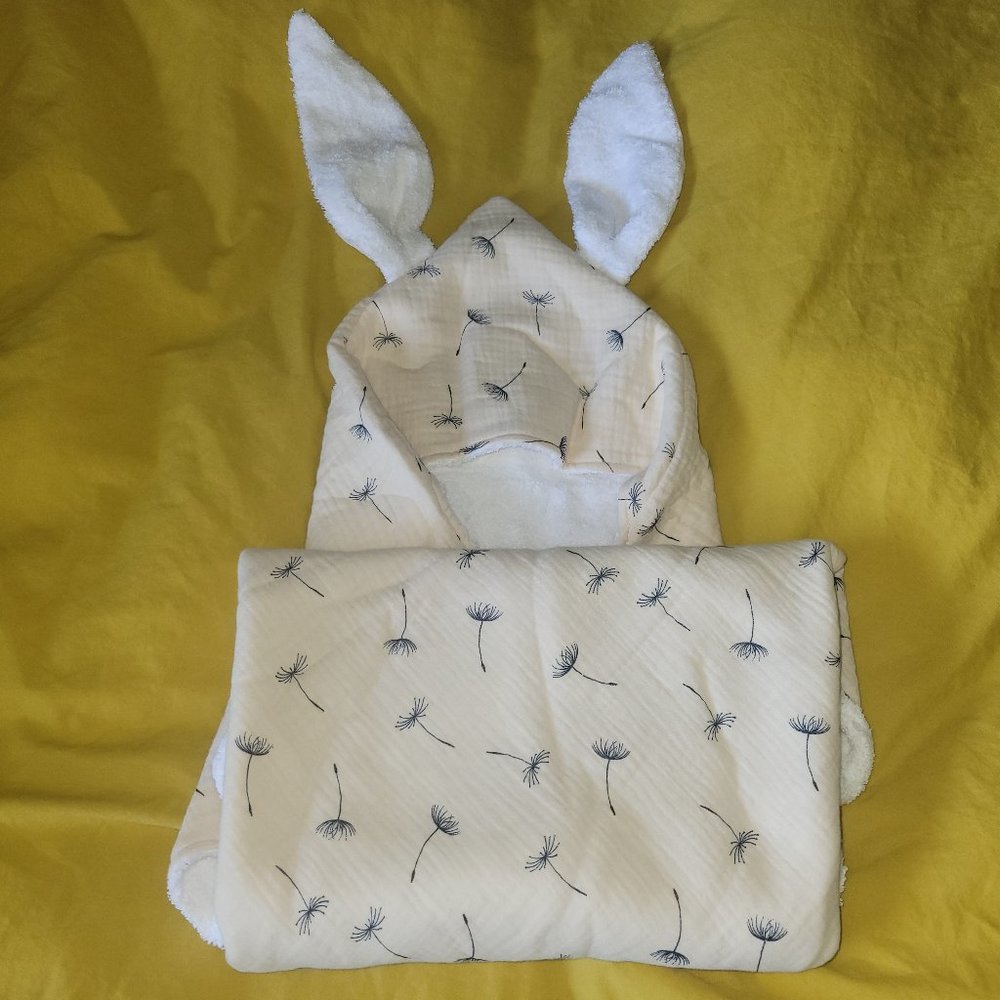 Arke Mirai hooded towel